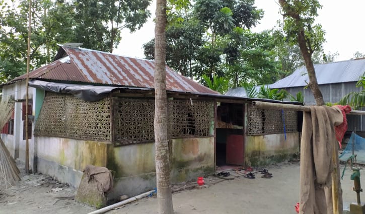দুই বাংলার এক মসজিদ 