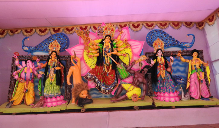 মাগুরায় ষষ্ঠী পুজার মধ্য দিয়ে করোনাভাইরাস মুক্তির প্রার্থনা মাগুরায় ষষ্ঠী পুজার মধ্য দিয়ে করোনাভাইরাস মুক্তির প্রার্থনা
