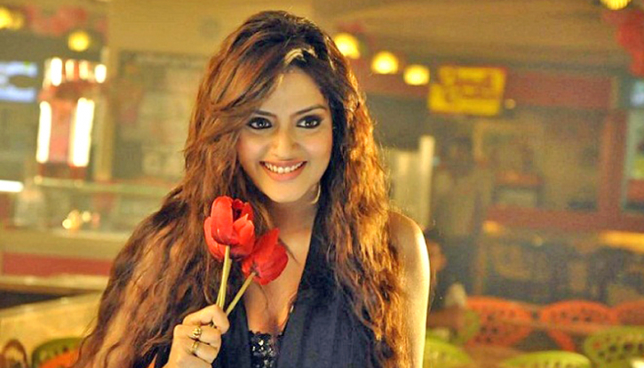 নুসরাতকে হত্যার হুমকি, শুটিংয়ে বাড়তি নিরাপত্তা নুসরাতকে হত্যার হুমকি, শুটিংয়ে বাড়তি নিরাপত্তা