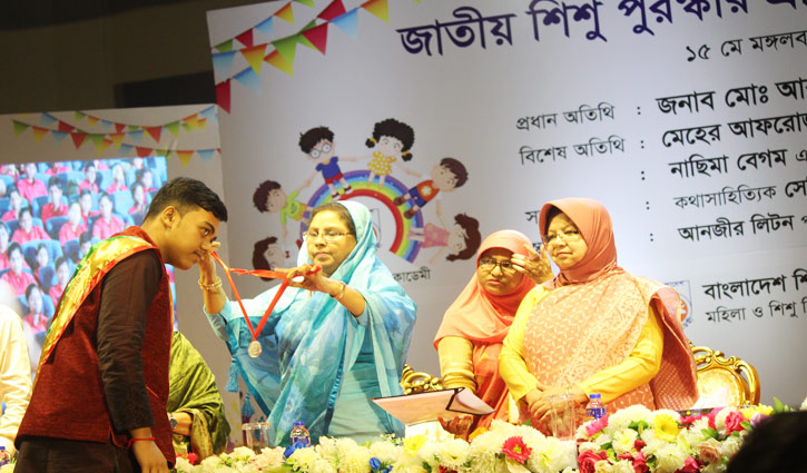 ১২ বারের মতো স্বর্ণপদক পাওয়ার অপেক্ষায় অনি ১২ বারের মতো স্বর্ণপদক পাওয়ার অপেক্ষায় অনি