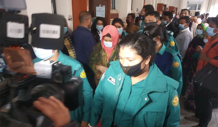 পি কে হালদারের দুই সহযোগী রিমান্ডে পি কে হালদারের দুই সহযোগী রিমান্ডে