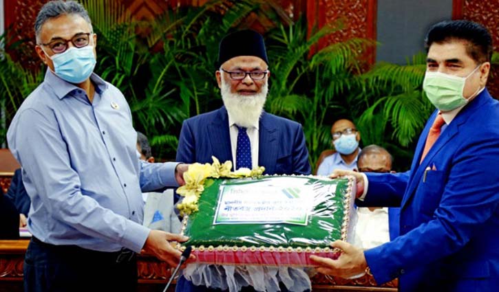 প্রধানমন্ত্রীর ত্রাণ তহবিলে কম্বল দিলো প্রিমিয়ার ব্যাংক প্রধানমন্ত্রীর ত্রাণ তহবিলে কম্বল দিলো প্রিমিয়ার ব্যাংক