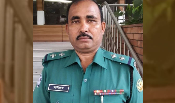 মোটরসাইকেলে কাভার্ডভ্যানের ধাক্কায় এসআই নিহত মোটরসাইকেলে কাভার্ডভ্যানের ধাক্কায় এসআই নিহত