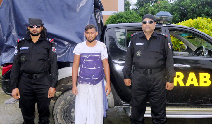 সিরাজগঞ্জে ইয়াবাসহ মাদক কারবারি গ্রেপ্তার সিরাজগঞ্জে ইয়াবাসহ মাদক কারবারি গ্রেপ্তার