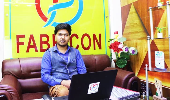 ফুটপাতের ব্যবসা থেকে সফল উদ্যোক্তা