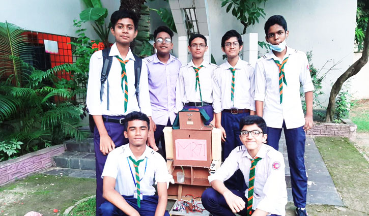 ‘রোবট ৭১’-এর কারিগর ওরা ৭ জন    