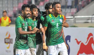 ফুটবলে ফিরছে বাংলাদেশ ফুটবলে ফিরছে বাংলাদেশ