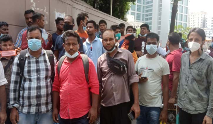 টিকিট না পেয়ে সৌদি এয়ারলাইন্সে প্রবাসীদের ভিড় টিকিট না পেয়ে সৌদি এয়ারলাইন্সে প্রবাসীদের ভিড়