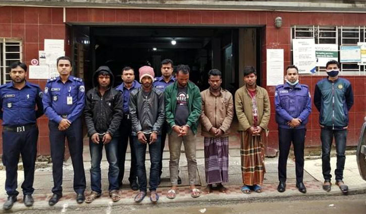 গার্মেন্টেসের স্টাফ বাসে ডাকাতি, গ্রেপ্তার ৫ গার্মেন্টেসের স্টাফ বাসে ডাকাতি, গ্রেপ্তার ৫
