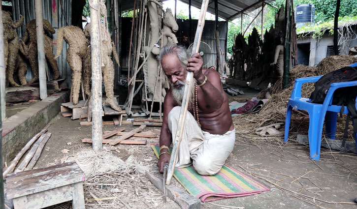 করোনার প্রভাবে ভালো নেই সিরাজগঞ্জের প্রতিমা শিল্পীরা