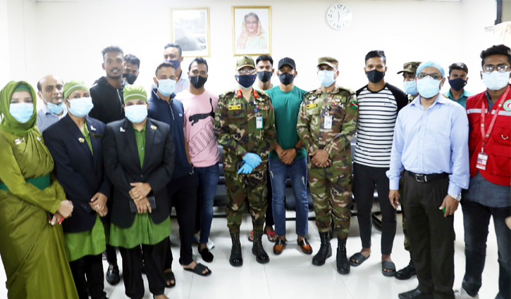 করোনা টিকা নিলেন মিথুন, রুবেল, মোস্তাফিজরাও করোনা টিকা নিলেন মিথুন, রুবেল, মোস্তাফিজরাও