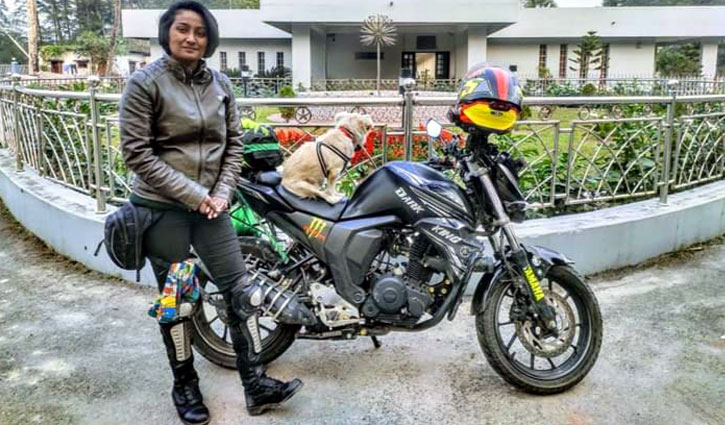 রেকর্ড গড়লেন লেডি বাইকার সুজাতা
