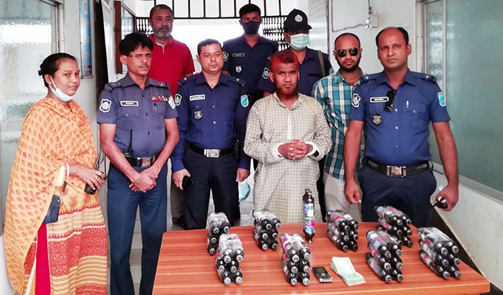 টাঙ্গাইলে ফেন্সিডিলসহ মাদক কারবারি গ্রেপ্তার টাঙ্গাইলে ফেন্সিডিলসহ মাদক কারবারি গ্রেপ্তার