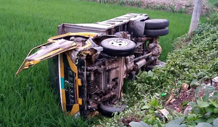 ধামরাইয়ে ট্রাক উল্টে চালকের সহকারী নিহত ধামরাইয়ে ট্রাক উল্টে চালকের সহকারী নিহত