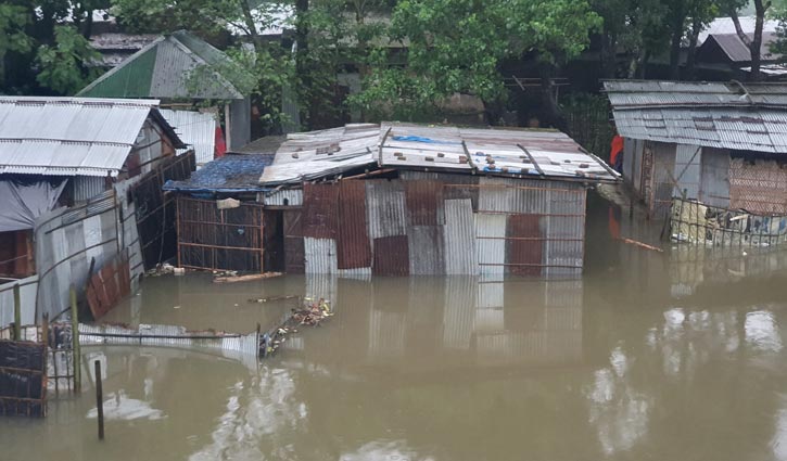 ঠাকুরগাঁওয়ে নদীর পানি বেড়ে নিম্নাঞ্চল প্লাবিত ঠাকুরগাঁওয়ে নদীর পানি বেড়ে নিম্নাঞ্চল প্লাবিত