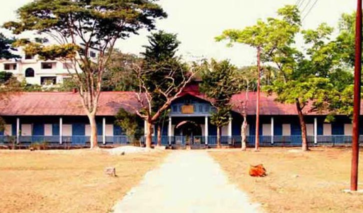 ছাত্রাবাসে গণধর্ষণ: আদালতে জবানবন্দি দিলেন নির্যাতিত নারী ছাত্রাবাসে গণধর্ষণ: আদালতে জবানবন্দি দিলেন নির্যাতিত নারী