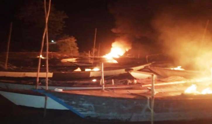 মা ইলিশ রক্ষায় হেলিকপ্টারে নজরদারি, ডোবানো হলো ৯৫ ট্রলার মা ইলিশ রক্ষায় হেলিকপ্টারে নজরদারি, ডোবানো হলো ৯৫ ট্রলার