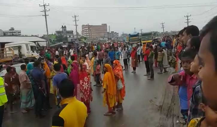 গাজীপুরে পোশাক শ্রমিকের মৃত্যু, সহকর্মীদের সড়ক অবরোধ গাজীপুরে পোশাক শ্রমিকের মৃত্যু, সহকর্মীদের সড়ক অবরোধ
