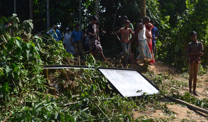 মৌলভীবাজারে এসিল্যান্ডের ওপর হামলা, পুলিশসহ আহত ৪ মৌলভীবাজারে এসিল্যান্ডের ওপর হামলা, পুলিশসহ আহত ৪