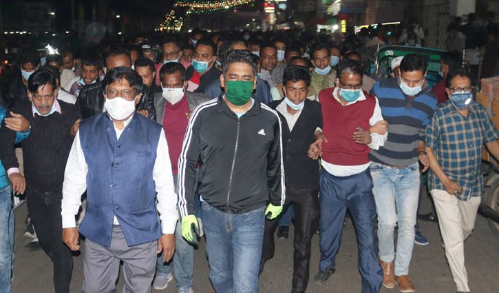 বঙ্গবন্ধুর ভাস্কর্য ভাঙার প্রতিবাদে বরিশালে মিছিল-সমাবেশ বঙ্গবন্ধুর ভাস্কর্য ভাঙার প্রতিবাদে বরিশালে মিছিল-সমাবেশ