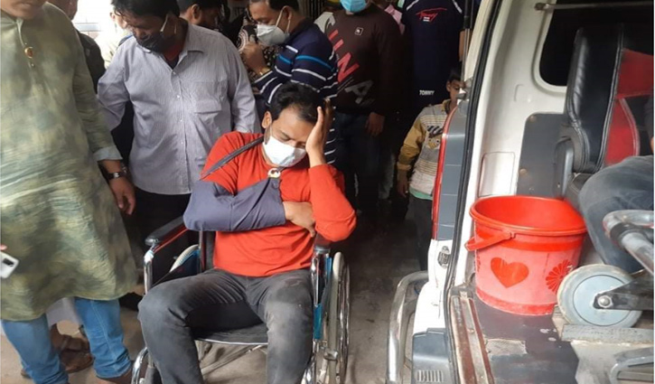 লক্ষ্মীপুরে ২ প্রার্থীর সমর্থকদের সংঘর্ষে আহত ৮ লক্ষ্মীপুরে ২ প্রার্থীর সমর্থকদের সংঘর্ষে আহত ৮