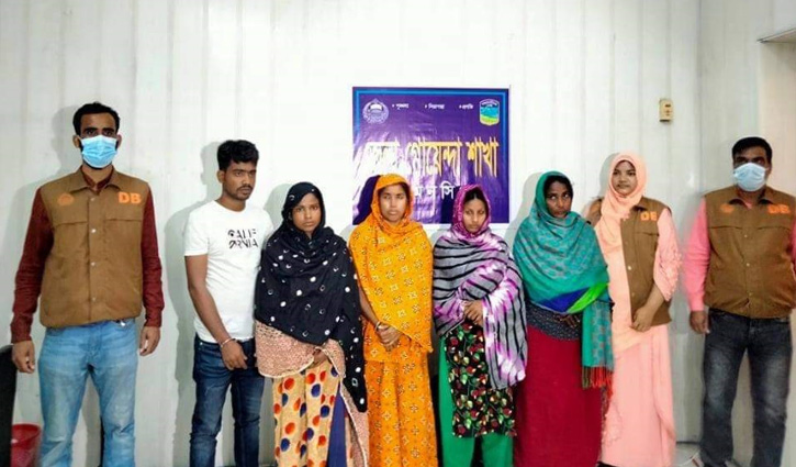 ময়মনসিংহে ৬ নারীসহ ৭ ছিনতাকারী আটক ময়মনসিংহে ৬ নারীসহ ৭ ছিনতাকারী আটক