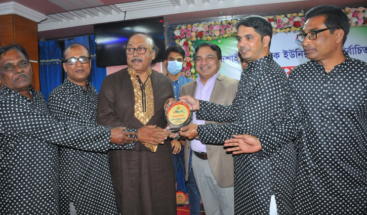 রাজশাহী সাংবাদিক ইউনিয়নের নতুন কমিটির অভিষেক রাজশাহী সাংবাদিক ইউনিয়নের নতুন কমিটির অভিষেক