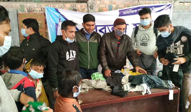 বিবর্তন যবিপ্রবি শাখার উদ্যোগে শীতবস্ত্র ও মাস্ক বিতরণ বিবর্তন যবিপ্রবি শাখার উদ্যোগে শীতবস্ত্র ও মাস্ক বিতরণ