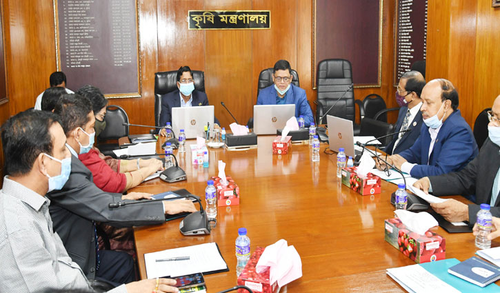 অনাবাদি জমি চাষের আওতায় আনতে টিম গঠনের নির্দেশ কৃষিমন্ত্রীর অনাবাদি জমি চাষের আওতায় আনতে টিম গঠনের নির্দেশ কৃষিমন্ত্রীর