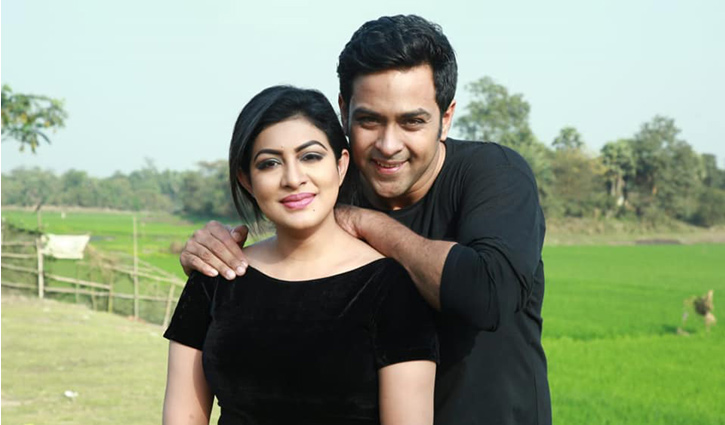 যন্ত্রণায় আমান-প্রিয়াংকা! যন্ত্রণায় আমান-প্রিয়াংকা!