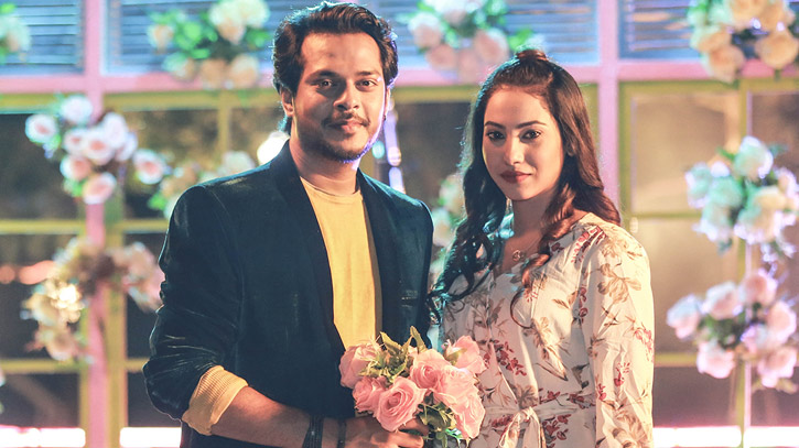 আসিফ-কর্নিয়ার গানে অন্তু করিম-আরিয়ানা