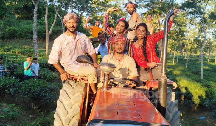 যেখানে হাতির ভয়, সেখানেই অপুর রাত হয়