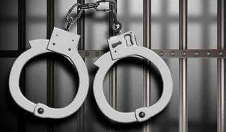 চাকরির নামে ফেসবুকে প্রতারণা, গ্রেপ্তার ৫ চাকরির নামে ফেসবুকে প্রতারণা, গ্রেপ্তার ৫