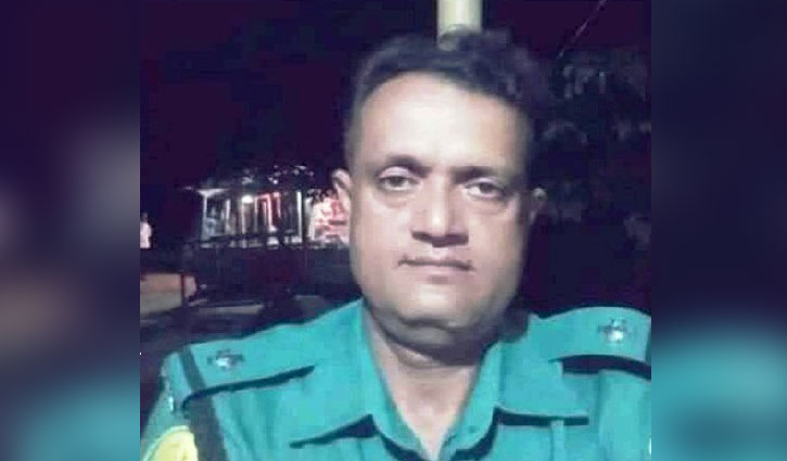 রায়হান হত্যা: এএসআই আশেকে এলাহী গ্রেপ্তার রায়হান হত্যা: এএসআই আশেকে এলাহী গ্রেপ্তার