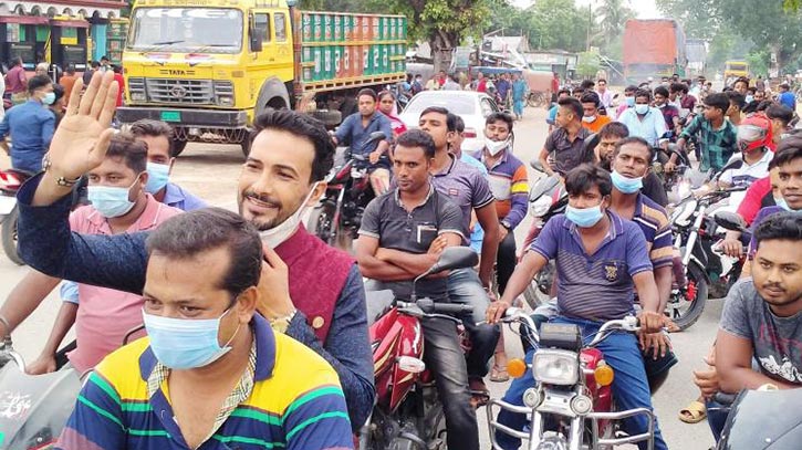 নির্বাচনে বিশ্বখ্যাত মডেল আসিফ আজিম নির্বাচনে বিশ্বখ্যাত মডেল আসিফ আজিম