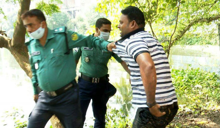 রাবি উপাচার্যের অপসারণ দাবিতে ছাত্রদলের মিছিল, আটক ১ রাবি উপাচার্যের অপসারণ দাবিতে ছাত্রদলের মিছিল, আটক ১