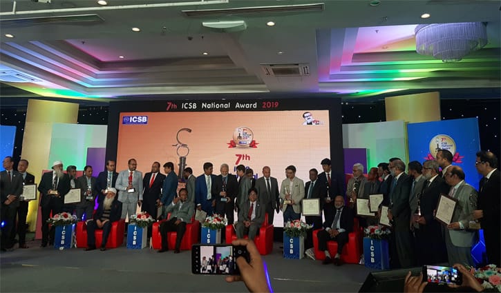 করপোরেট সুশাসনের জন্য পুরস্কার পেলো পুঁজিবাজারের ৩৫ কোম্পানি করপোরেট সুশাসনের জন্য পুরস্কার পেলো পুঁজিবাজারের ৩৫ কোম্পানি