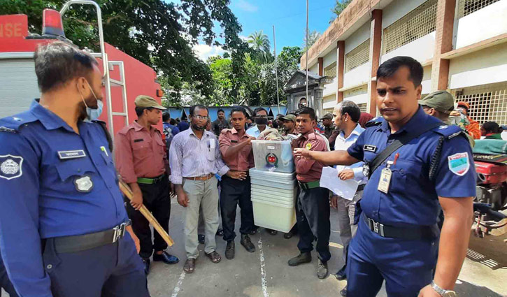 শরণখোলা উপজেলা ও তিন ইউনিয়নে ভোট মঙ্গলবার শরণখোলা উপজেলা ও তিন ইউনিয়নে ভোট মঙ্গলবার