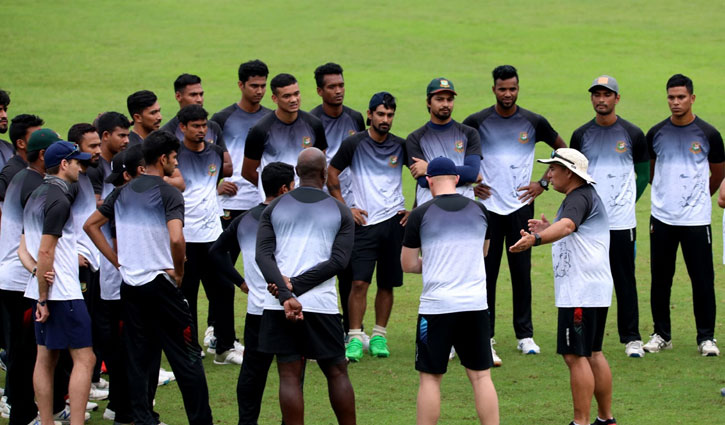 সামনে তাকিয়ে মুমিনুল-মিথুনরা সামনে তাকিয়ে মুমিনুল-মিথুনরা