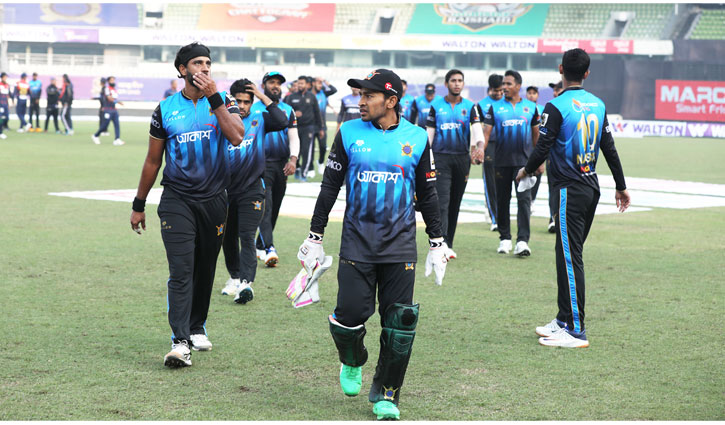 বরিশালকে হটিয়ে ফাইনালের আশা বাঁচিয়ে রাখলো ঢাকা বরিশালকে হটিয়ে ফাইনালের আশা বাঁচিয়ে রাখলো ঢাকা