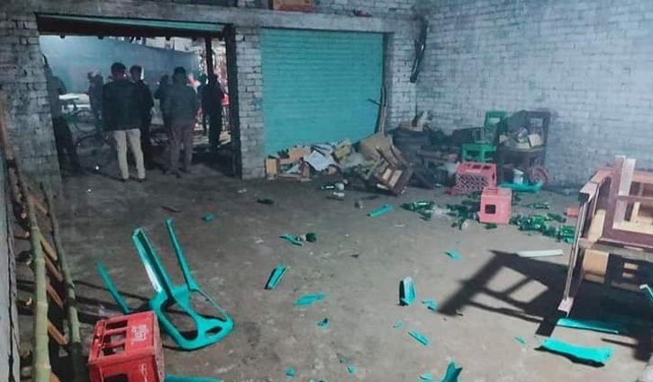 চুয়াডাঙ্গায় নির্বাচনি অফিসে হামলা ও ভাঙচুর চুয়াডাঙ্গায় নির্বাচনি অফিসে হামলা ও ভাঙচুর