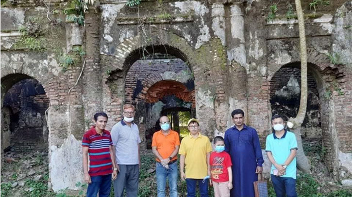 নিশ্চিহ্ন হয়ে যাচ্ছে রাঙ্গুনিয়ার চাকমা রাজবাড়ি