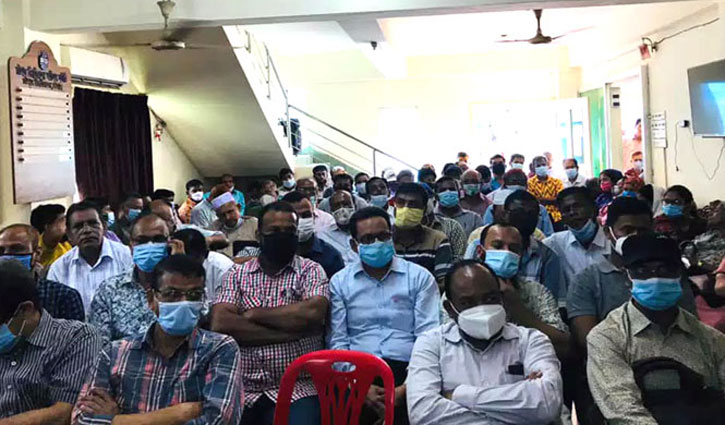 অনির্দিষ্টকালের জন্য চবি’র অফিসার সমিতির কর্মবিরতি শুরু অনির্দিষ্টকালের জন্য চবি’র অফিসার সমিতির কর্মবিরতি শুরু