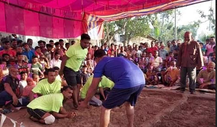 হিলিতে গ্রামবাংলার ঐতিহ্যবাহী হা-ডু-ডু খেলা হিলিতে গ্রামবাংলার ঐতিহ্যবাহী হা-ডু-ডু খেলা