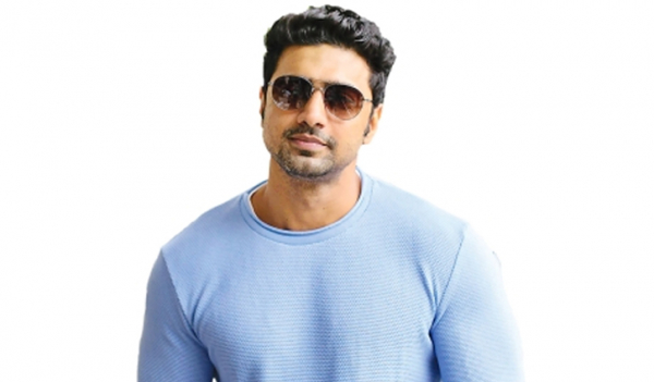 দেবের বাড়িতে করোনার হানা