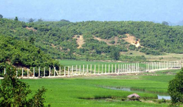 মিয়ানমারে স্থল মাইন বিস্ফোরণে রোহিঙ্গা নিহত মিয়ানমারে স্থল মাইন বিস্ফোরণে রোহিঙ্গা নিহত