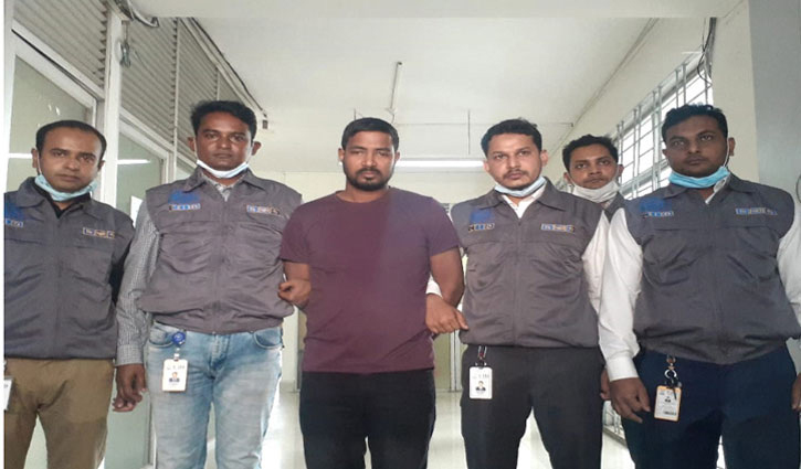 স্বামী-স্ত্রীকে চাপা দেওয়া সেই বাসচালক কারাগারে স্বামী-স্ত্রীকে চাপা দেওয়া সেই বাসচালক কারাগারে