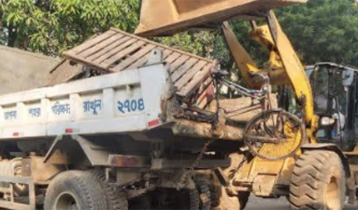ডিএসসিসির অভিযানে ১০ মামলা, ৯৮ হাজার টাকা জরিমানা ডিএসসিসির অভিযানে ১০ মামলা, ৯৮ হাজার টাকা জরিমানা