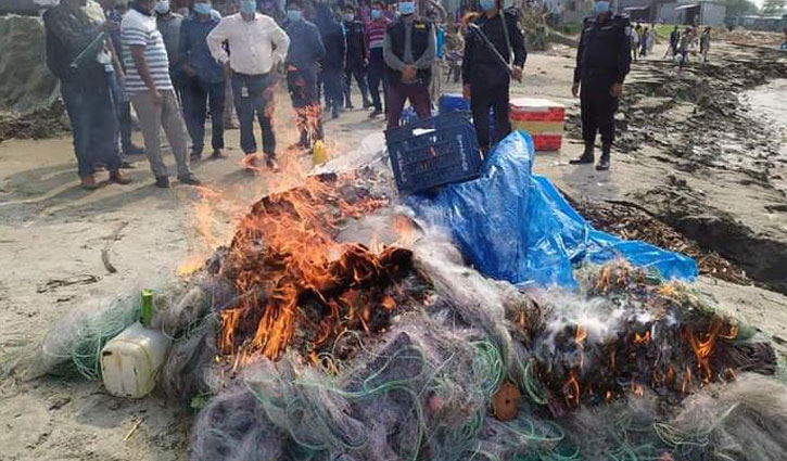 মানিকগঞ্জে ২ লাখ মিটার কারেন্ট জাল ধ্বংস মানিকগঞ্জে ২ লাখ মিটার কারেন্ট জাল ধ্বংস