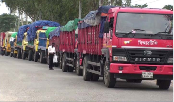 Pressure on Paturia-Daulatdia ferry ghat increases